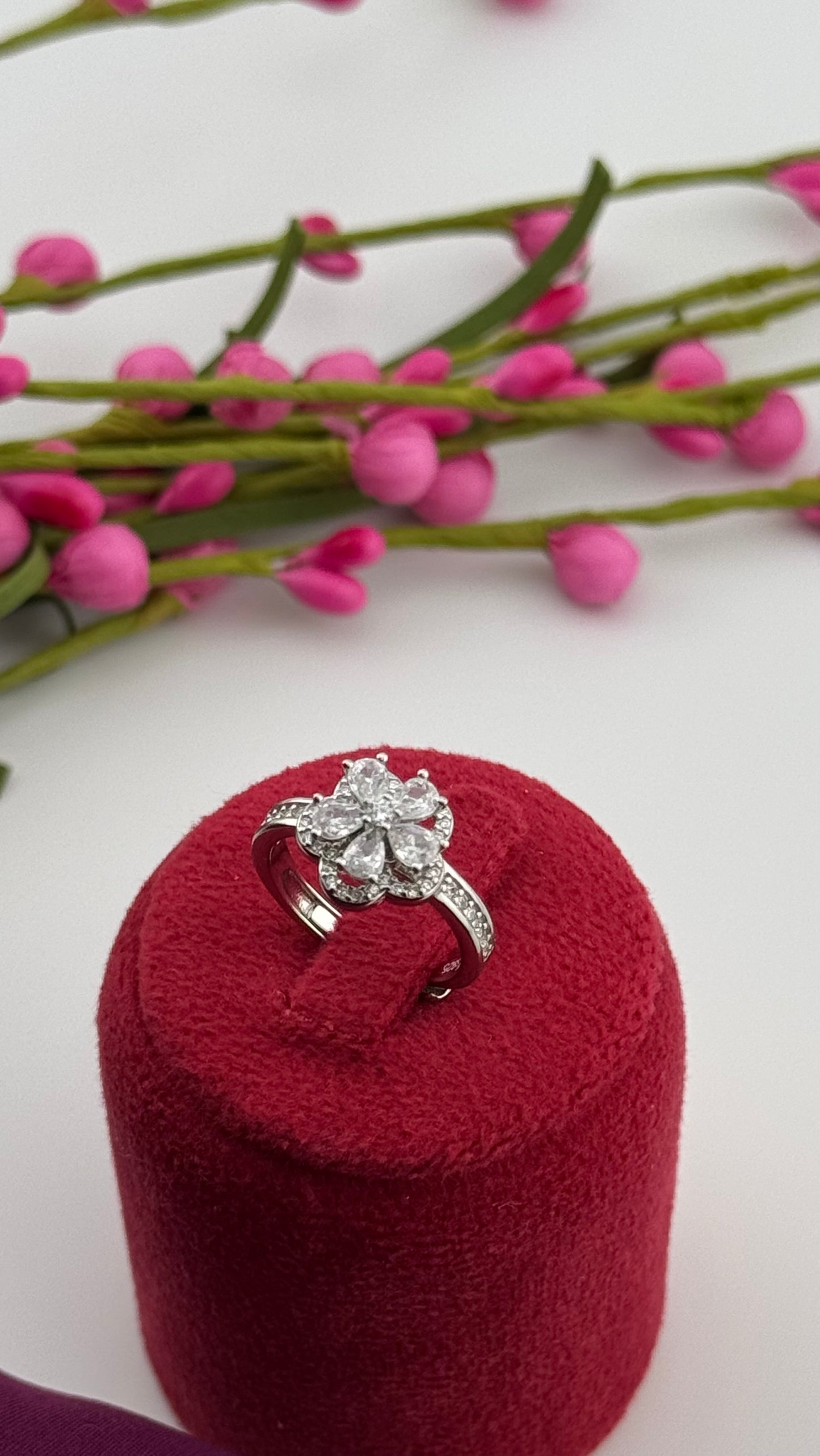 Adjustable Rolling Flower Ring