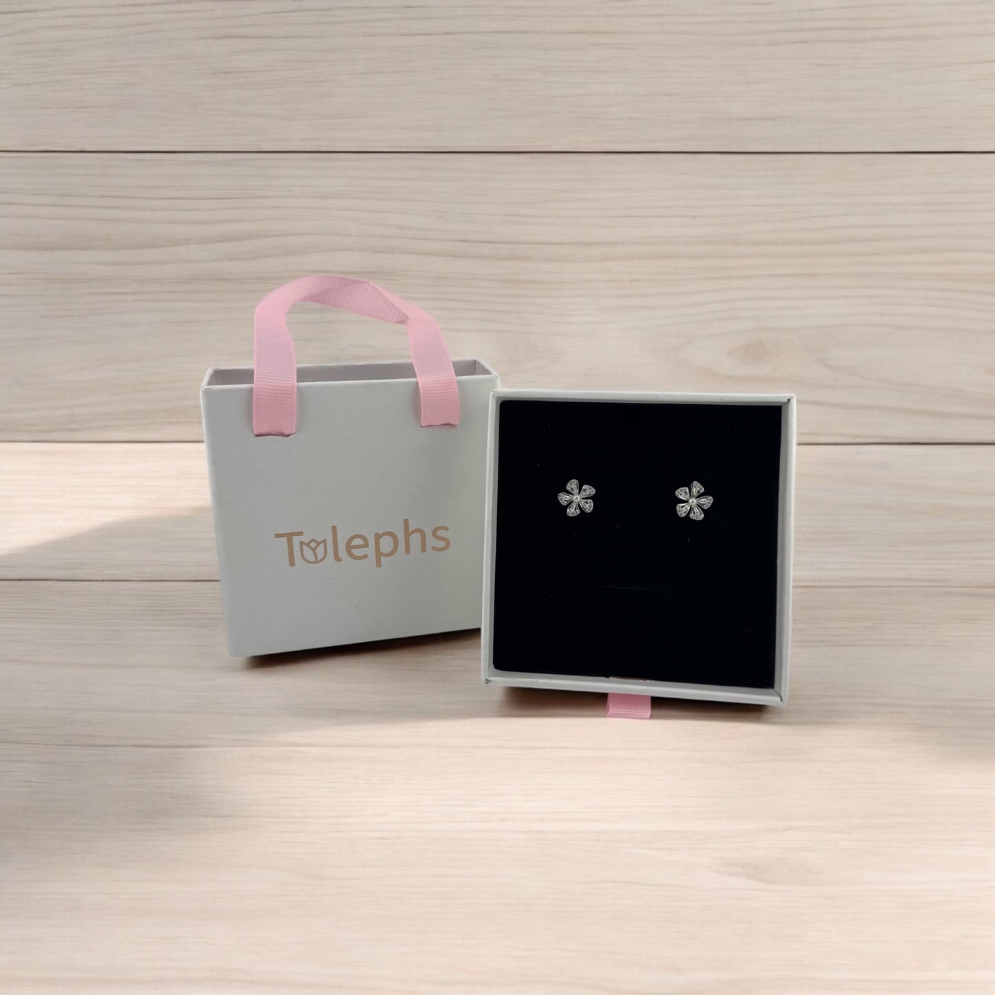 Korean design Small Flower Stud Earrings