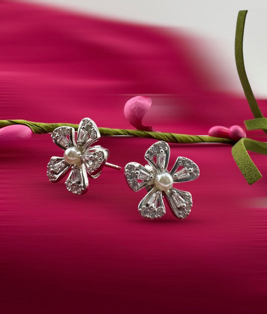 Korean design  Small Flower Stud Earrings